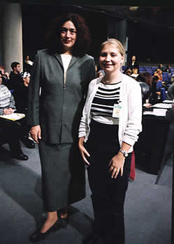 Monika Griefahn mit Cornelia Walter in Berlin