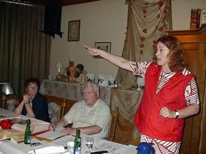 Die Bundestagsabgeordnete Monika Griefahn (rechts) informierte die NGG-Senioren über die Änderungen bei den Sozialsystemen. Neben ihr Horst Heller, der Vorsitzende der Seniorengruppe, sowie Ingrid Heller.